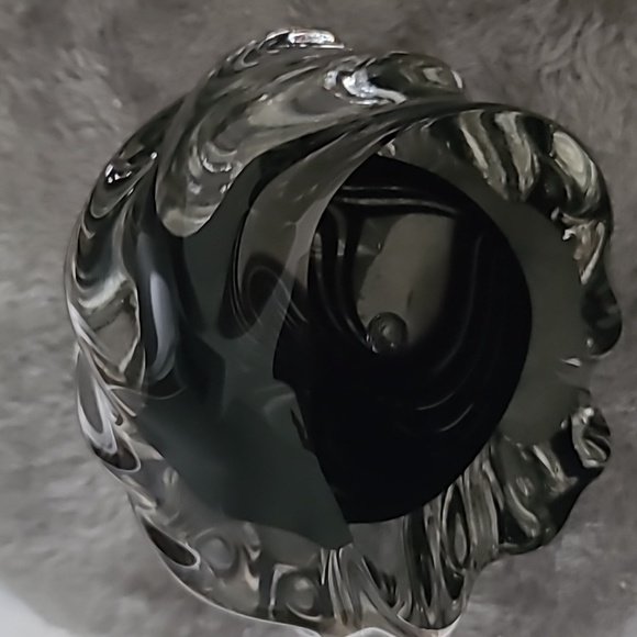 Magnum Neil Duman large signed glass paperweight